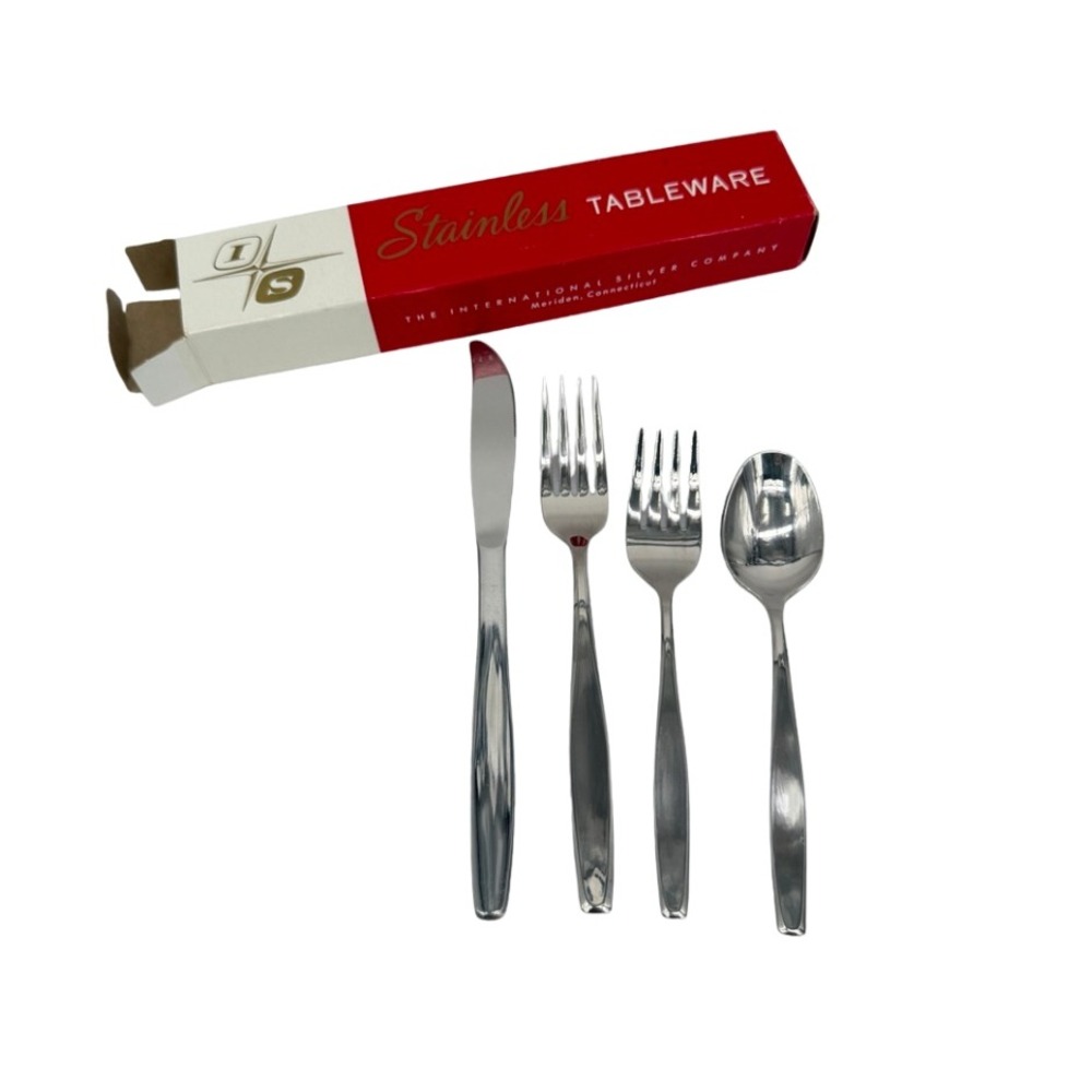 International Silver Flatware American Charm Stainless 4 Pc Place Setting Set